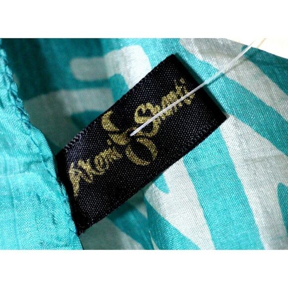 NWT 44x71" Akemi Shonti GREEN WHITE HANDPAINTED 100%SILK FRINGE WRAP SHAWL SCARF - Picture 7 of 8